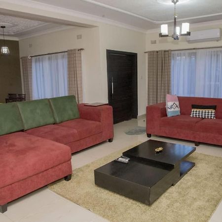 Royal Suites Apartments Lusaka Bagian luar foto