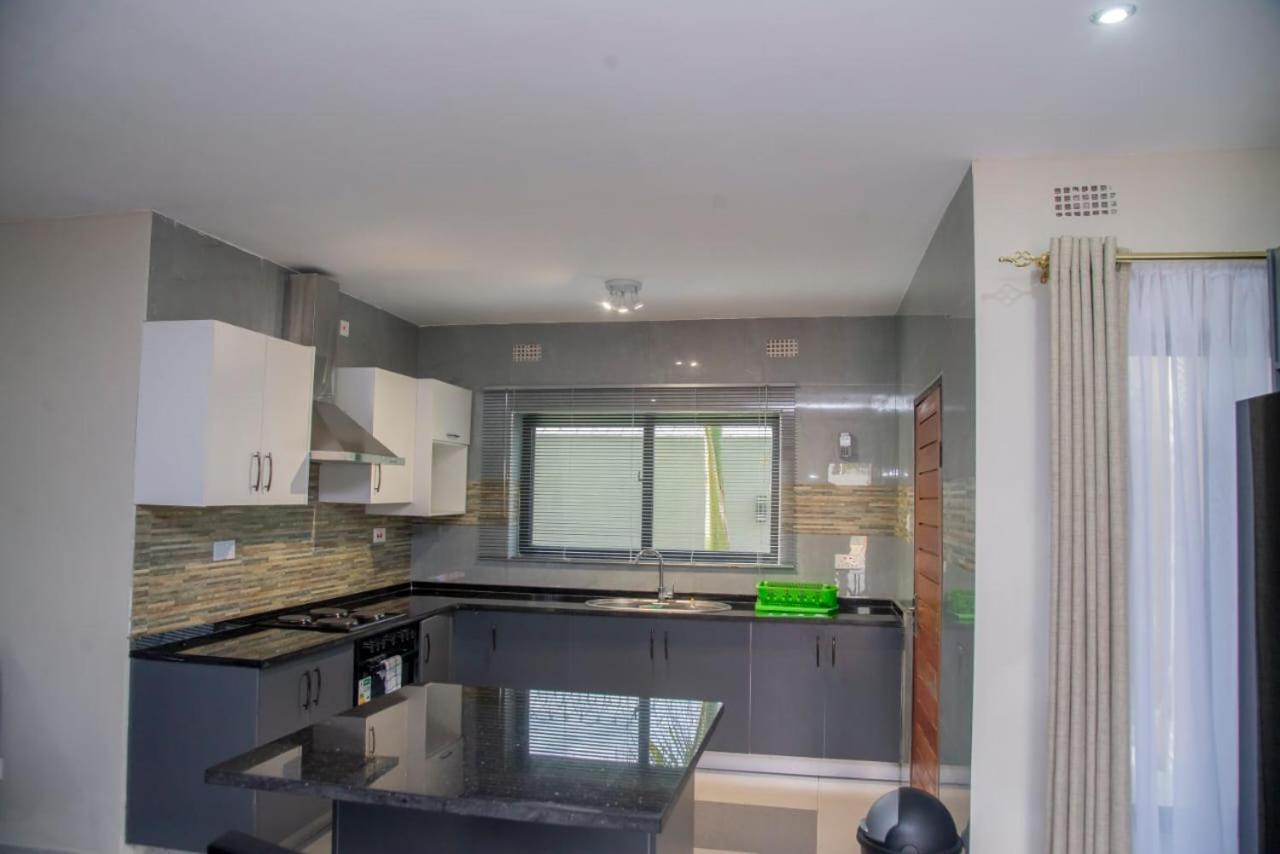 Royal Suites Apartments Lusaka Bagian luar foto