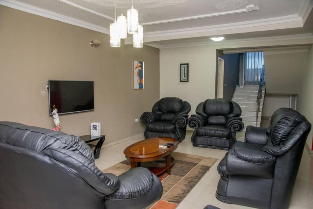 Royal Suites Apartments Lusaka Bagian luar foto