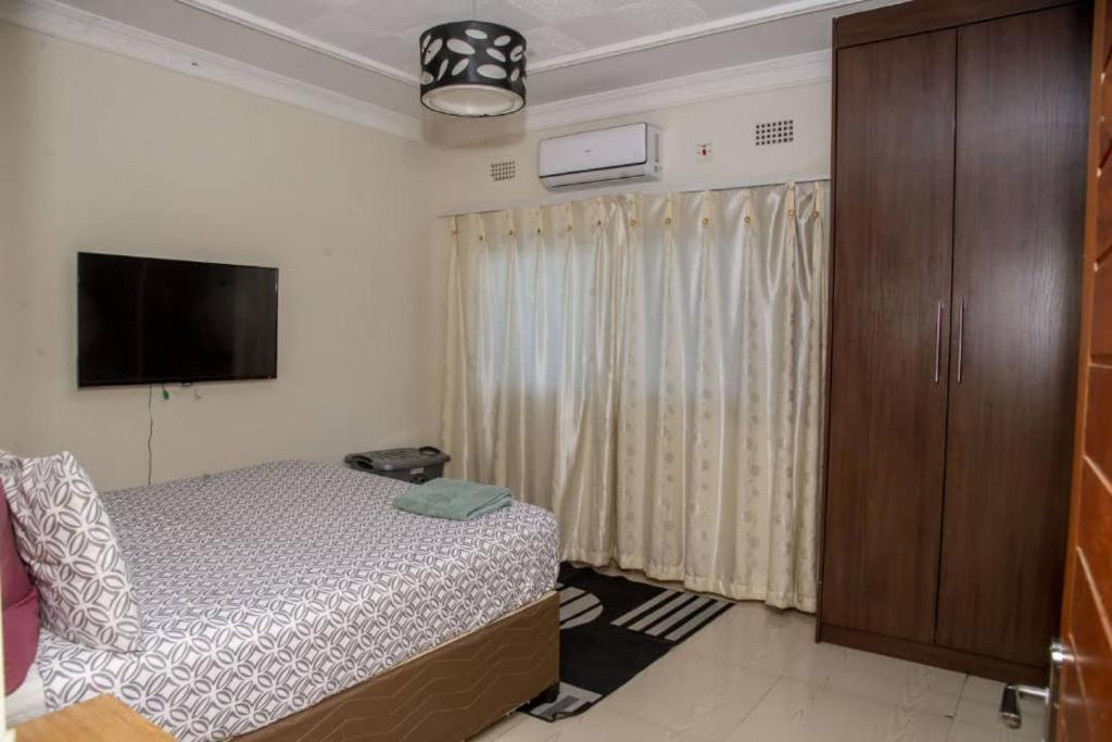 Royal Suites Apartments Lusaka Bagian luar foto