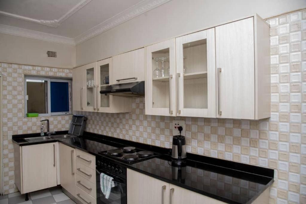 Royal Suites Apartments Lusaka Bagian luar foto