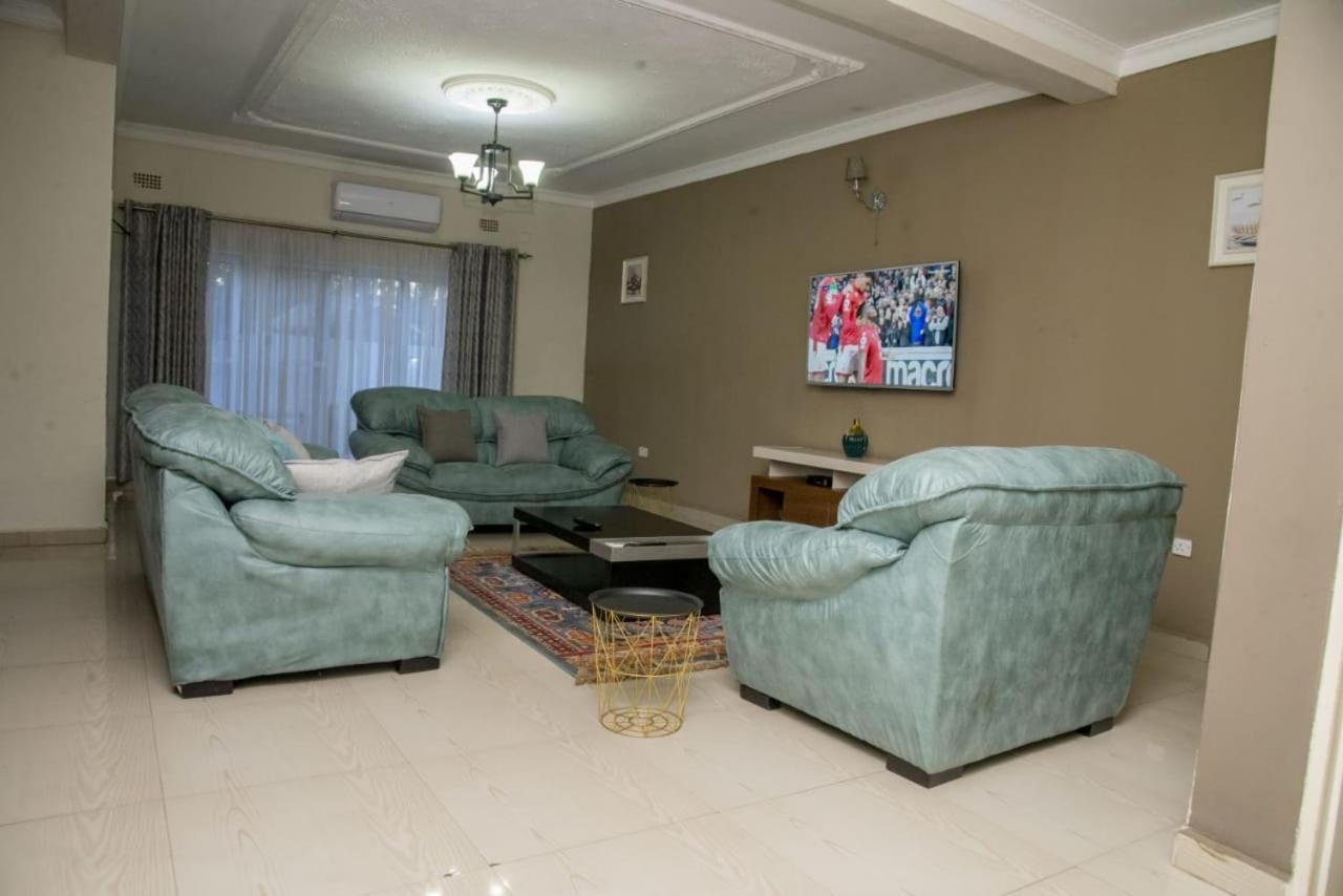 Royal Suites Apartments Lusaka Bagian luar foto