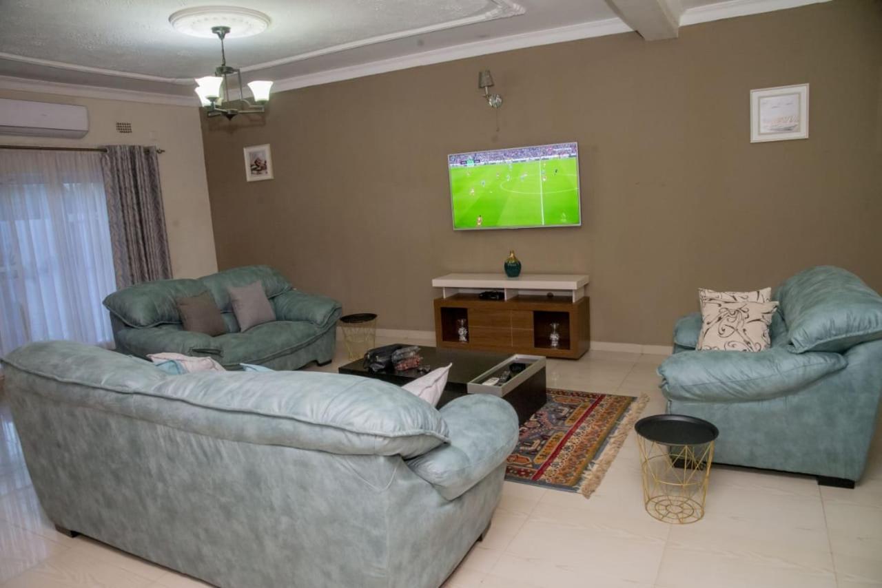 Royal Suites Apartments Lusaka Bagian luar foto