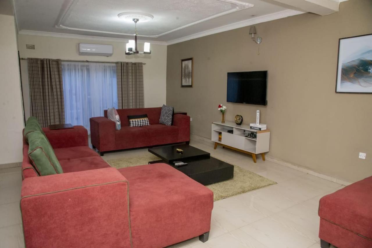Royal Suites Apartments Lusaka Bagian luar foto